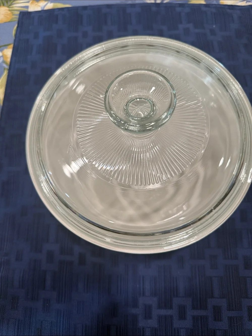 Corningware White Casserole with Clear Glass Lid 1.5 quart